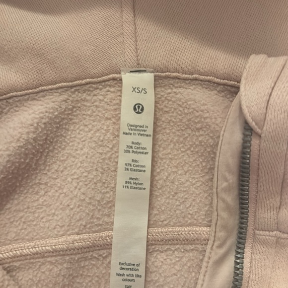 Lululemon scuba with hood - Picture 2 of 3